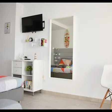 Castle Margherita'S Apartments Los Cristianos  Exterior photo