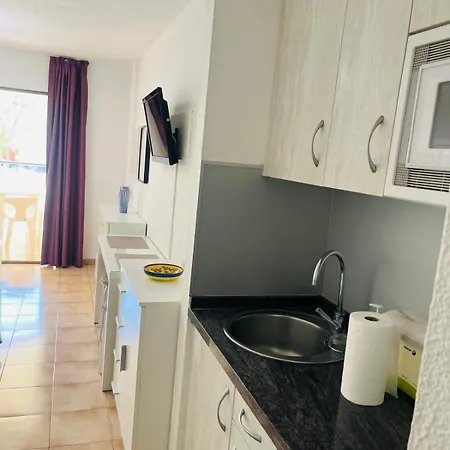 Castle Margherita'S Apartments Los Cristianos  Exterior photo